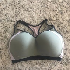 VS Incredible Sports Bra, 36DDD